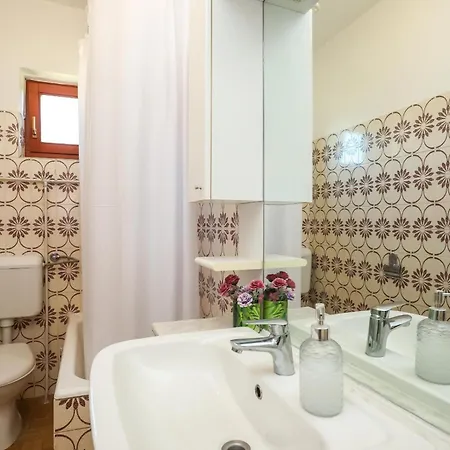 Sinka Zimmer 3 Hotell