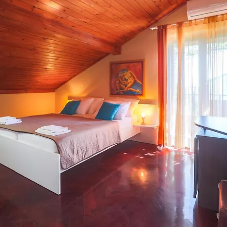 Sinka Zimmer 3 * Biograd Na Moru