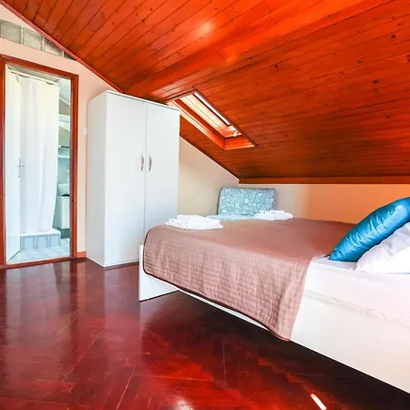 Sinka Zimmer 3 * Biograd Na Moru